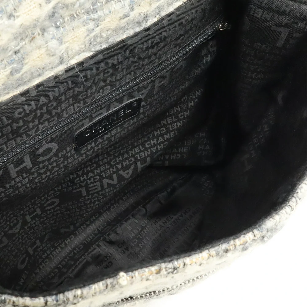 CHANEL Black Shoulder Bag